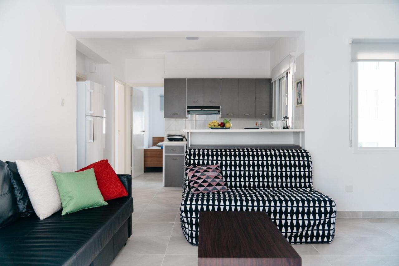 Appartement Seasunlove Apt. à Larnaca Extérieur photo