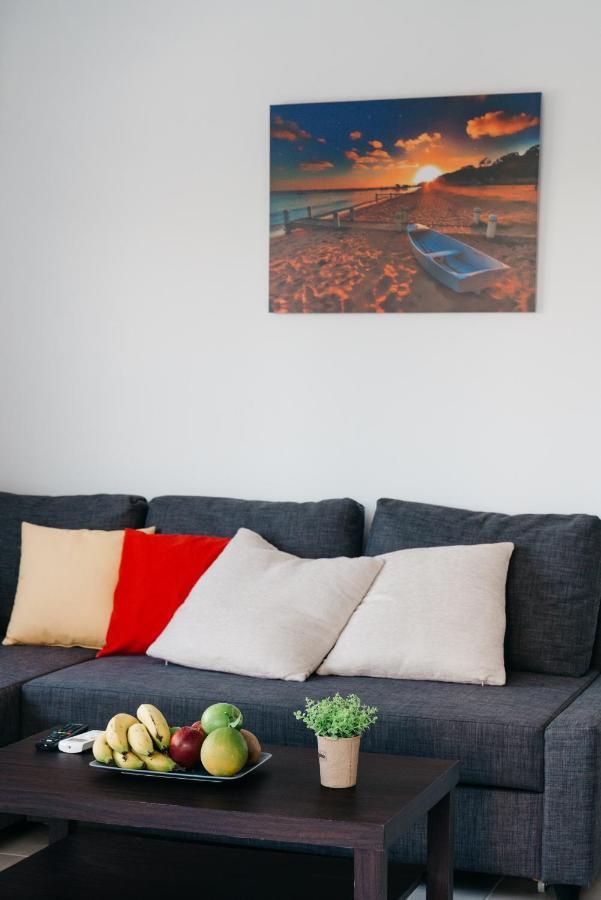 Appartement Seasunlove Apt. à Larnaca Extérieur photo