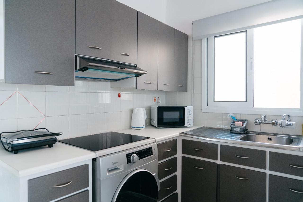 Appartement Seasunlove Apt. à Larnaca Extérieur photo