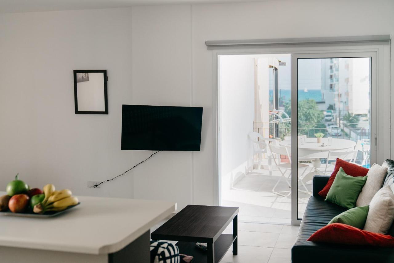 Appartement Seasunlove Apt. à Larnaca Extérieur photo