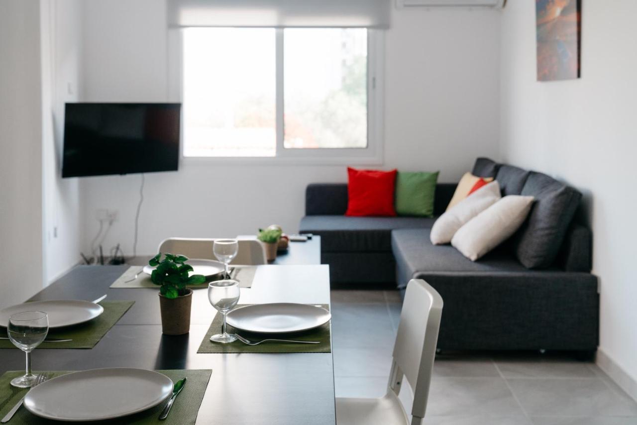 Appartement Seasunlove Apt. à Larnaca Extérieur photo